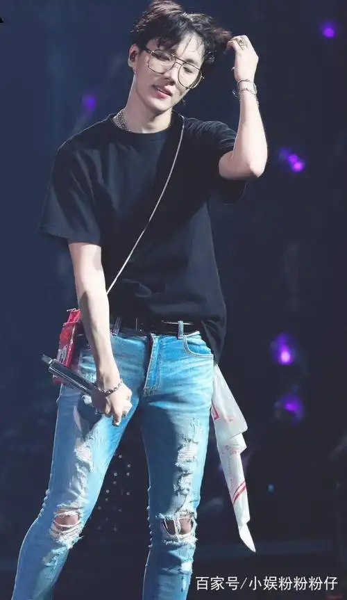 防弹少年团:名品高鼻梁郑号锡魅力盘点第三弹,戴眼镜的hope爱了