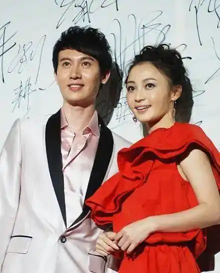 原创姚笛老公深夜约会美女姚笛曾和异性街头接吻网友各玩各