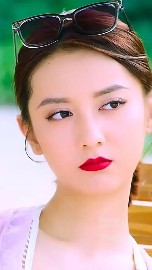 亲爱的柠檬精先生  #陈姝君  好多人说长得撞脸佟丽娅;你们觉得像 !!