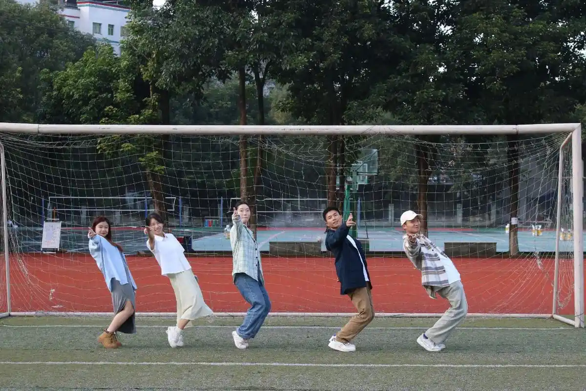 很爱我们的团队#五人拍照姿 - 抖音