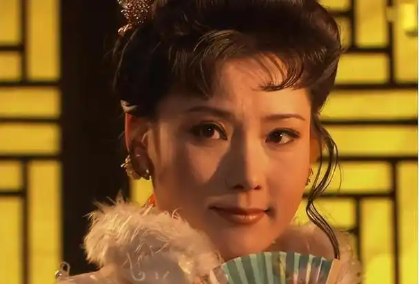 此剧不仅成就了何赛飞,也推动了中国电视剧的发展,被认为是经典之作.