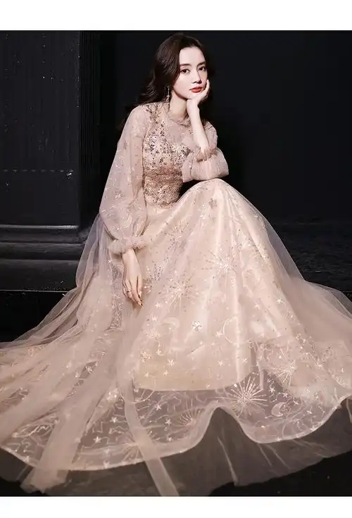 长袖婚纱礼服款式晚礼服流行元素绑带婚纱礼服摆型a字裙适用场景婚庆