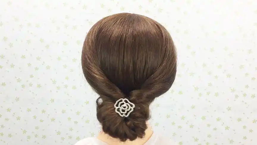 50岁的女人最好不要剪短发这样盘头发优雅减龄又气质