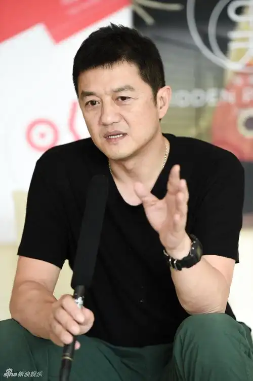 组图:独家对话李亚鹏 无回演艺圈打算大聊育女观念_高清图集_新浪网