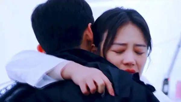 白敬亭个人资料女友照片曝光传与达瓦卓玛已领证结婚达瓦卓玛和白敬亭