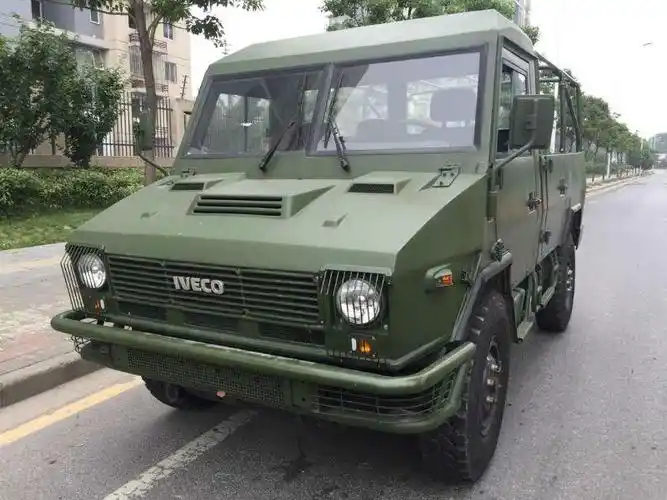 南京2014年6月依维柯依维柯2046软顶敞篷版绿色手动挡