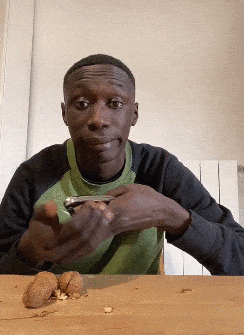 黑人小哥吐槽无用科普走红网友怒赞脑子不要请捐出来