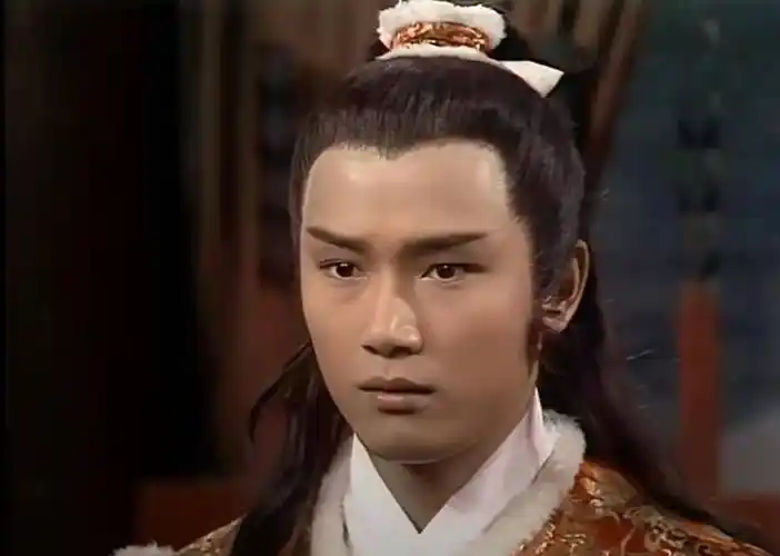 "杨康"别硬演,有人像街溜子,有人像采花贼,还有人像兵马俑?