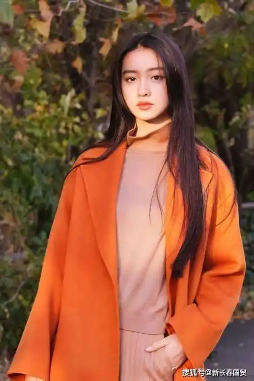 木村拓哉20岁大女儿近照曝光长发披肩清纯甜美颜值不输妹妹
