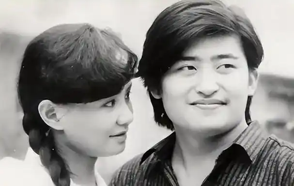 刘欢与老婆相识9天就闪婚相守30多年却依旧把妻子当作宝