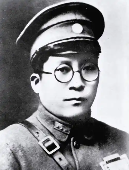 蒋介石寻找机会将两人囚禁在贵州,后来被当地人发现,张学良就开始了