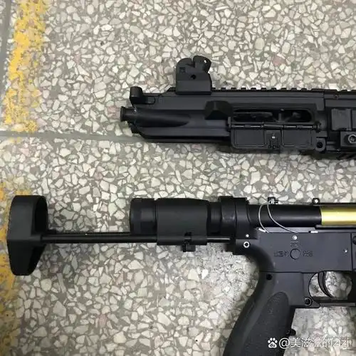锦明13 jk416c 锦明13-hk416c 外观,采用全尼龙材质,内部采用8代尼龙