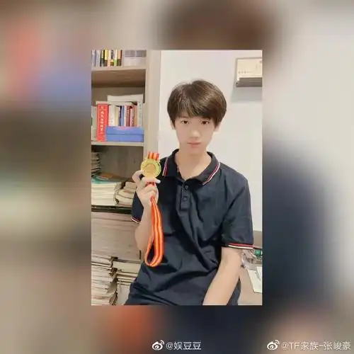七十二周年好!@tf家族-张峻豪