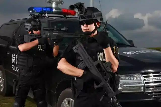 特警帅不帅主要看气质高清图片送给你