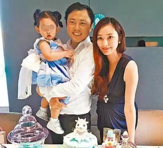 吴佩慈 纪晓波想必颖儿此刻还在屏幕前洋洋得意于自己的作妖成果,面对