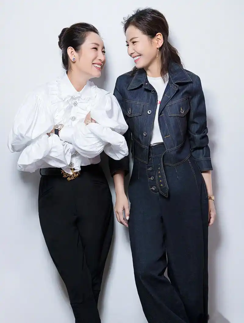 刘涛秦海璐亲密合影,闺蜜俩人合体参加节目,开心畅聊到根本停不下来