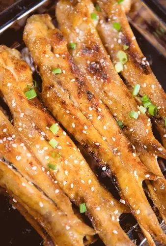 这里的鸡全翅跟外面的烤鸡翅不一样!