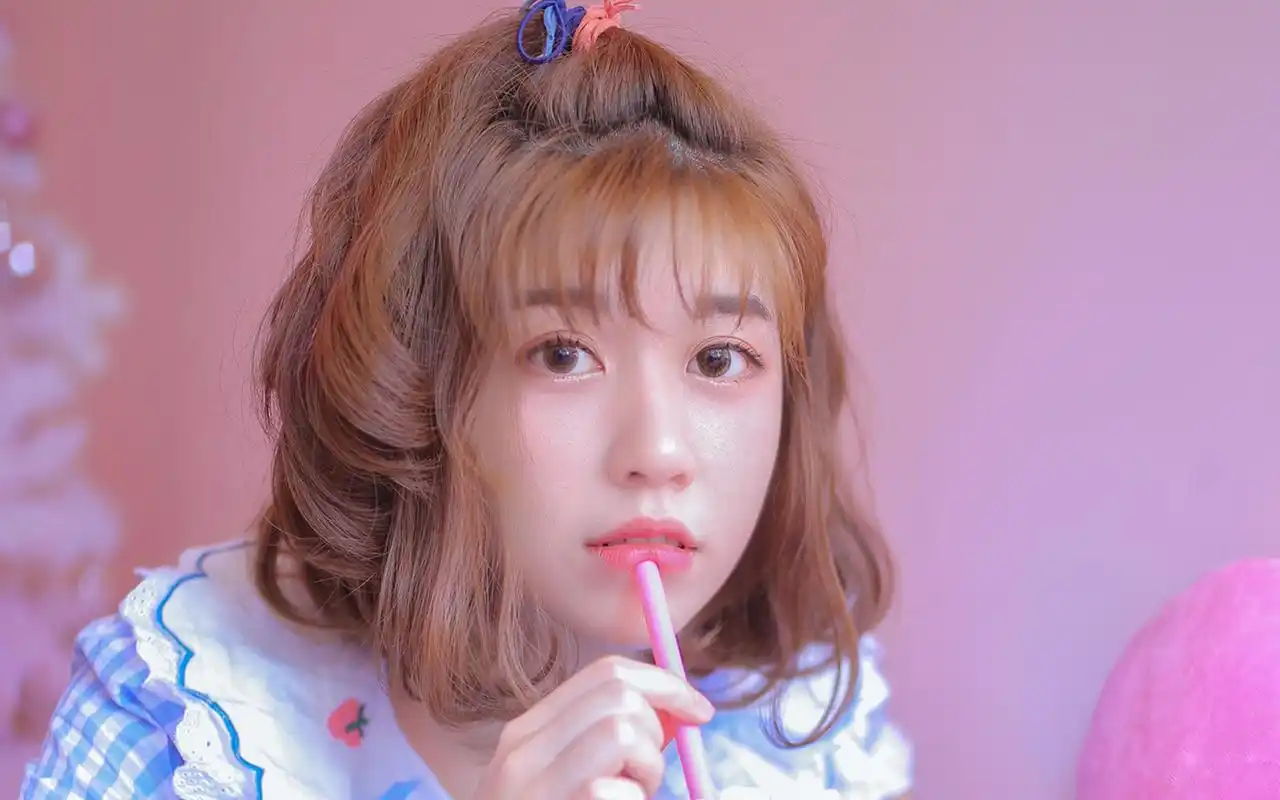 梦幻少女粉红诱惑高清电脑壁纸图片