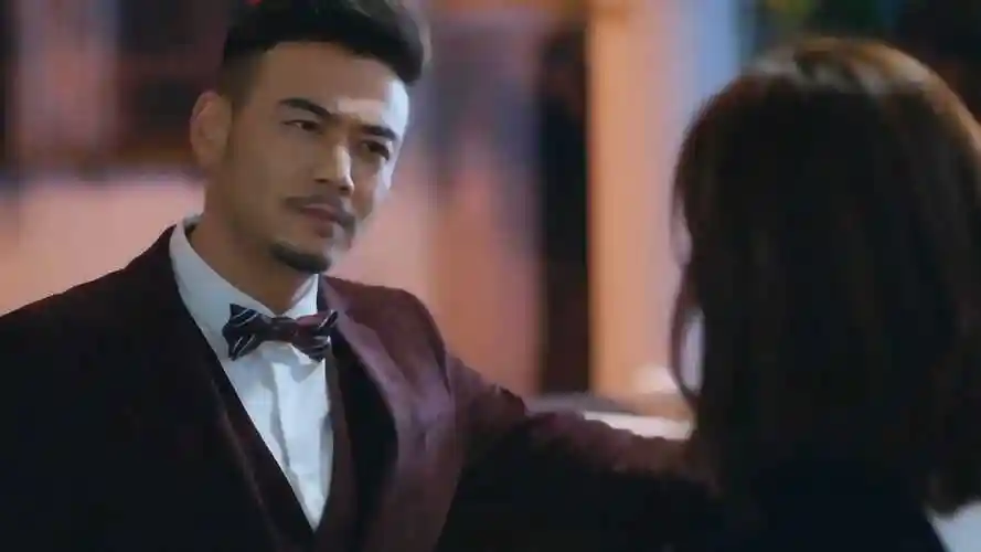 小包总杨烁深情演唱往后余生这低音炮一开口沙哑性感