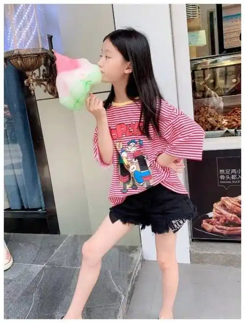 最美童模裴佳欣,因颜值太高被全网禁止整容,今10岁