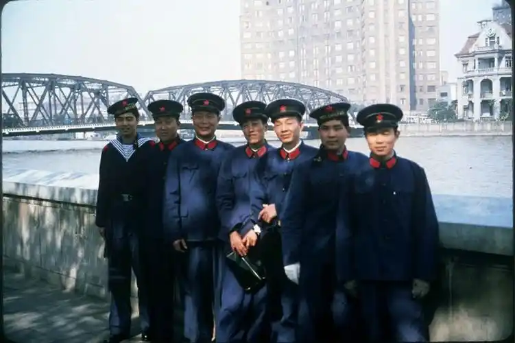 80年代的军装军帽照是哪么的精气神