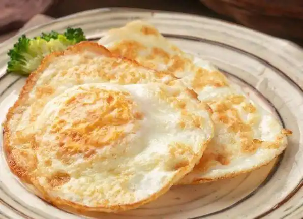 煎荷包蛋时这样做,外焦里嫩,个个圆润完整不粘锅,口感更完美