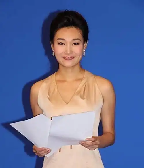 央视名嘴李梓萌43岁多次征婚仍单身,或暴露了一个残酷事实