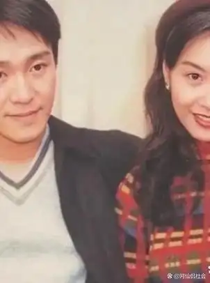 回顾朱茵算不算港风大美人?看她和李嘉欣的合照,就有答案了