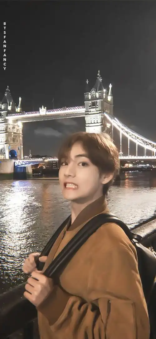 金泰亨超话#金泰亨名品绝色#【全面屏壁纸】泰泰男友风壁纸来啦～法国