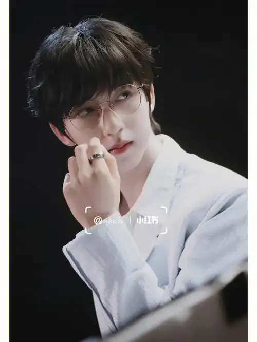 时代少年团小贺老师的眼镜杀