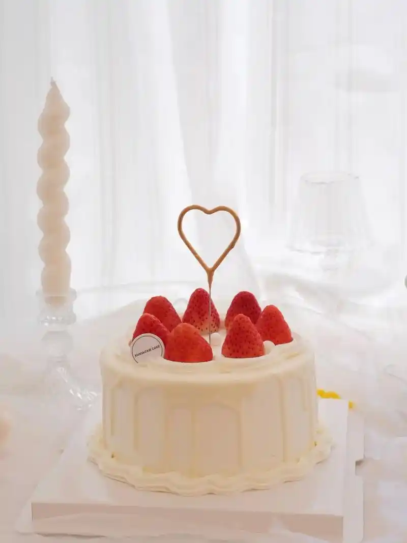 网红草莓蛋糕图片以及我们圣诞节主打产品～#创作灵感 #烘焙人 - 抖音