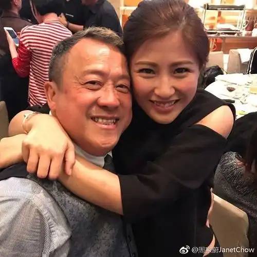 洪金宝儿媳妇太美艳了当年选美泳装照流出画面尴尬