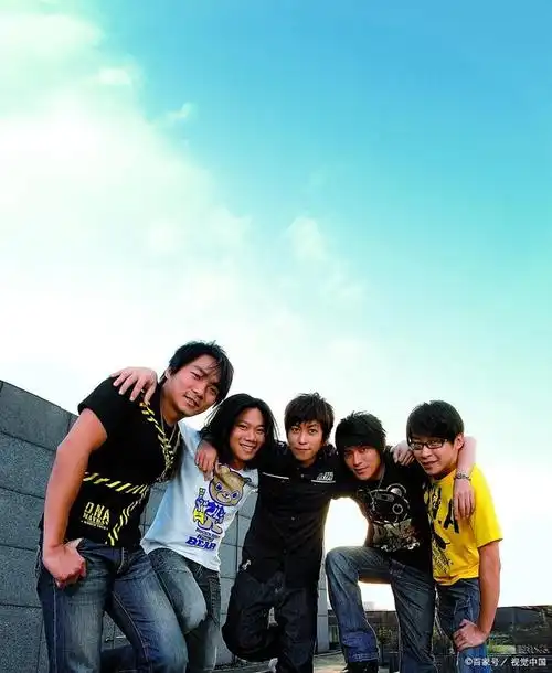 五月天,是台湾的一支摇滚乐队,成立于1999年,由阿信,怪兽,石头,玛莎