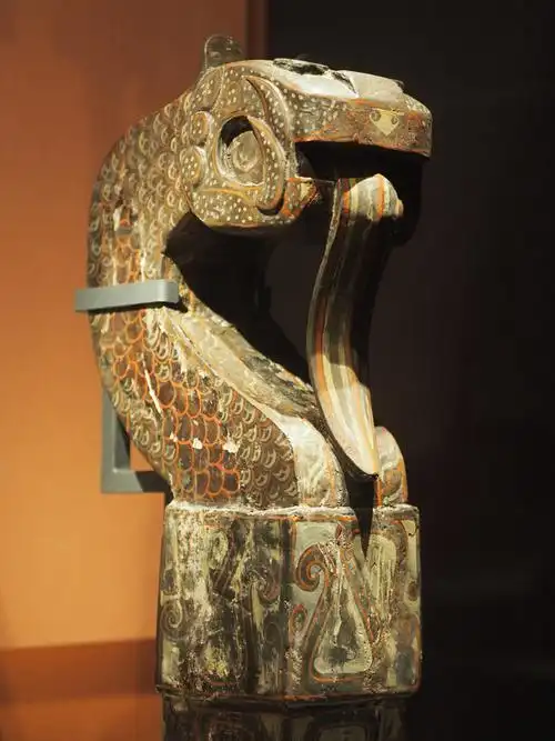 [战国] 木雕镇墓兽 湖南省博物馆藏