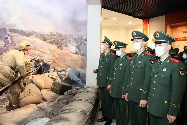 武警天津总队官兵参观平津战役纪念馆重温入党誓词