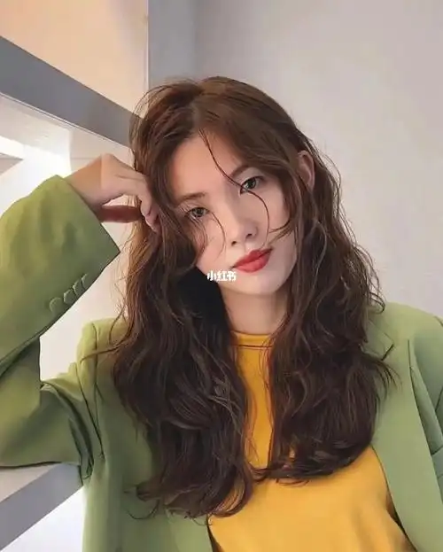 卷发发型米米拯救发量少头发偏塌服帖超级显发量的法式烫洣米特别减龄