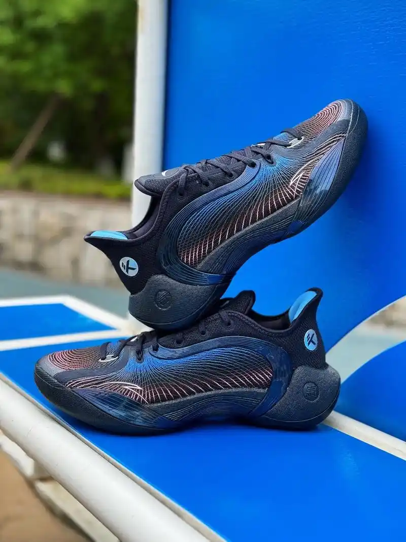 三分雨2全新配色"微光海洋"好穿又帅的一双实战鞋! #鞋狗的 - 抖音