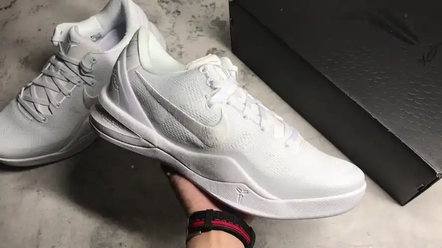 耐克科比八代纯白 nike kobe 8 protro triple white 白龙篮球鞋fj