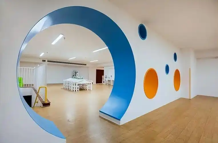 幼儿园变身记—佛山布鲁森国际幼儿园:突破教室形态的造梦