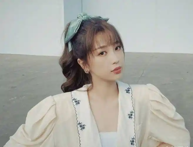 《月光变奏曲》未杀青,网传虞书欣又有新剧,合作演员也有看点_苍兰