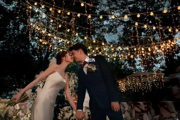 户外婚礼晚宴|夜晚的草坪婚礼派对轻松文艺_婚礼_户外_晚宴_文艺_派对