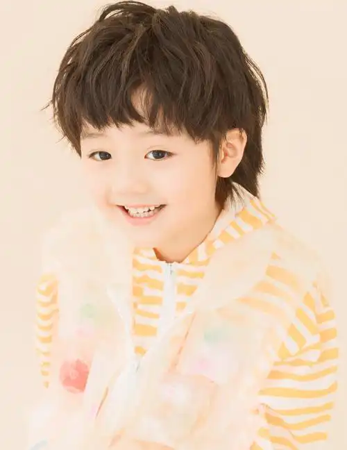 ="sd7s53ymfydh">孙思程,2016年6月11日出生于北京市,中国内地男演员