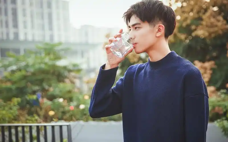 国民校草宋威龙高清壁纸下载