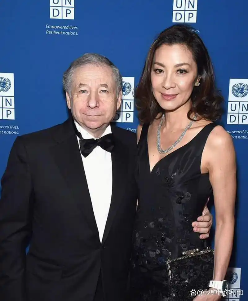 杨紫琼与法拉利总裁老公20年纪念,庆祝并晒出亲密额头照片