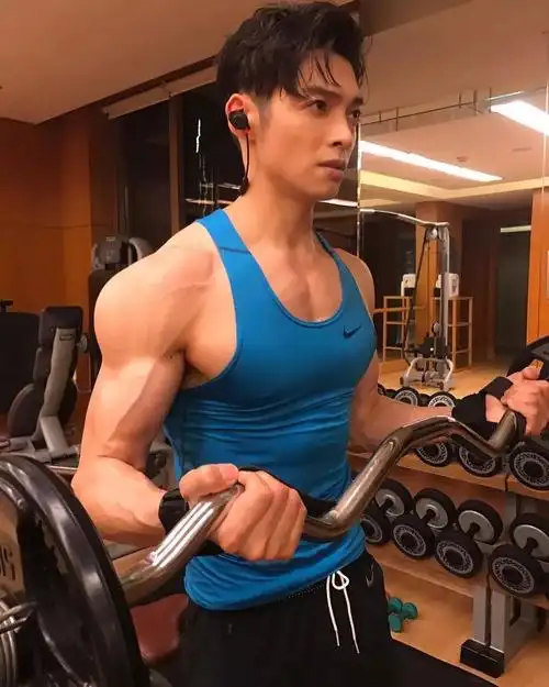 好久不见,魏晨你怎么变成这样了?