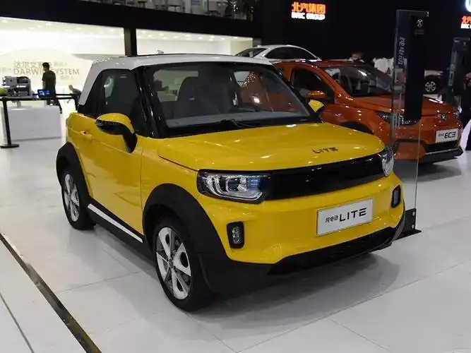 国产版小型mini?成年人的玩具汽车?