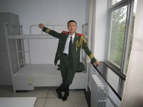 【转载】军营马靴帅哥