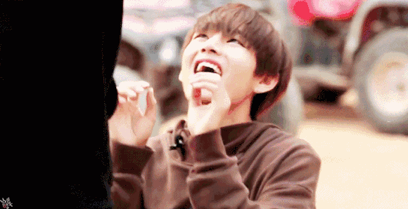 防弹少年团bts 金泰亨 v 泰泰 薇薇 可爱 动态图