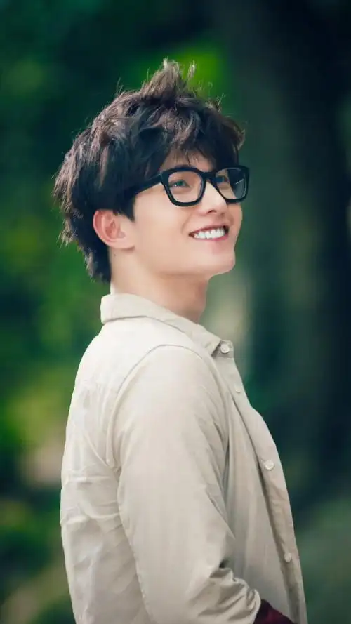 杨洋卷毛发型梦回茅十八##杨洋小卷毛