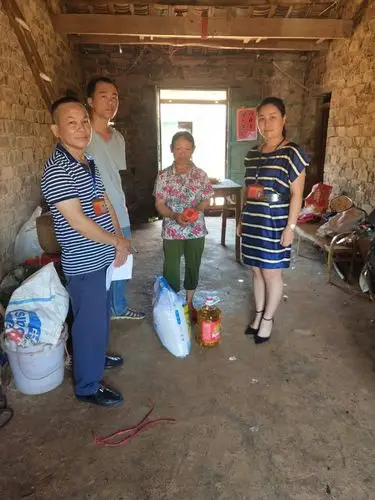 福山镇开展"母亲节"暨"5.29会员活动日"关怀慰问活动